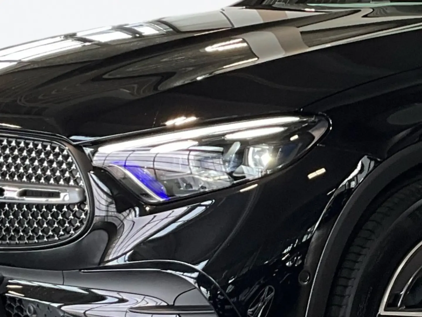 GLC 200 4M AMG 360 ACC AHK AUT DynLicht Kam. LED