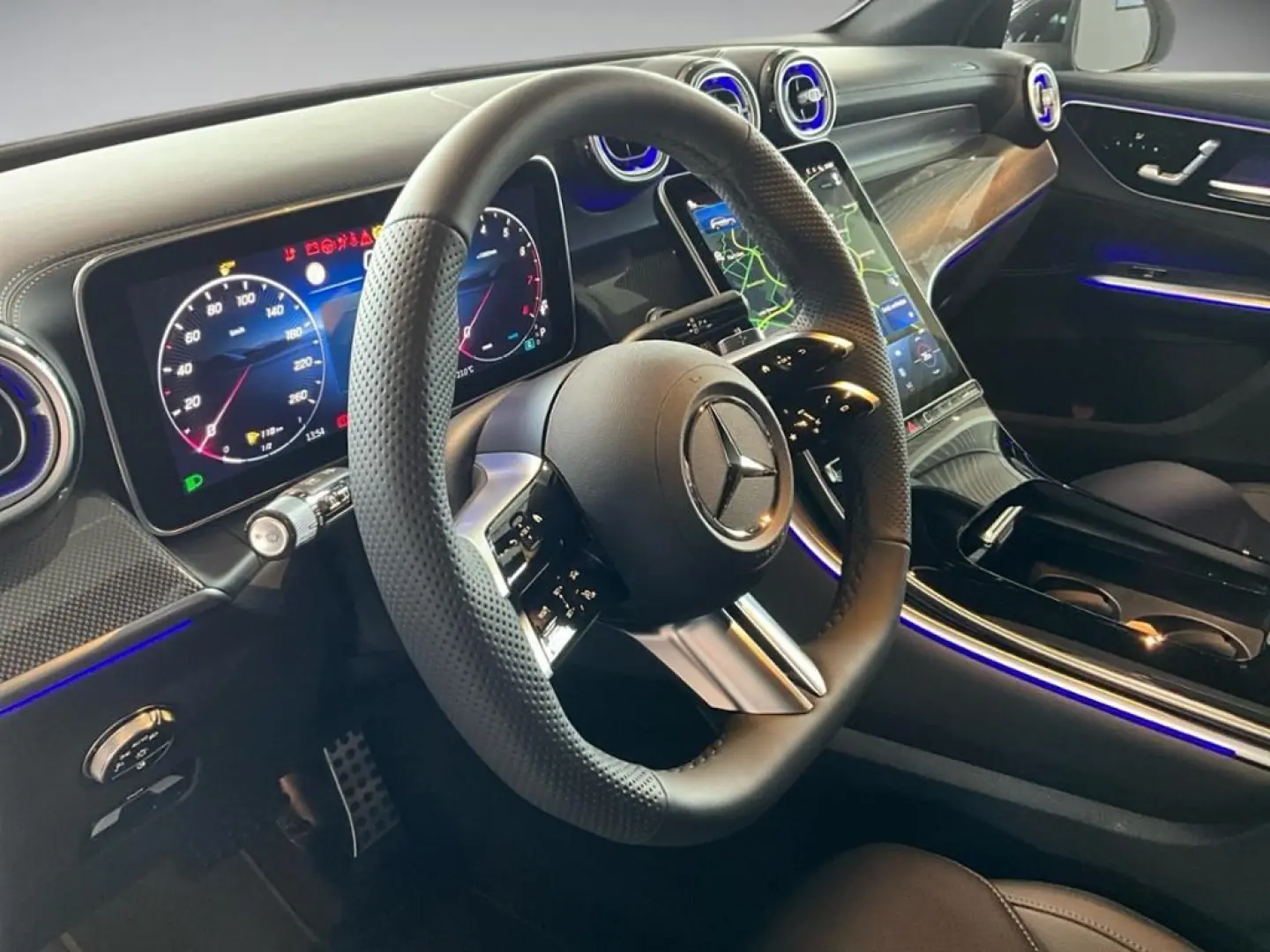 GLC 200 4M AMG 360 ACC AHK AUT DynLicht Kam. LED