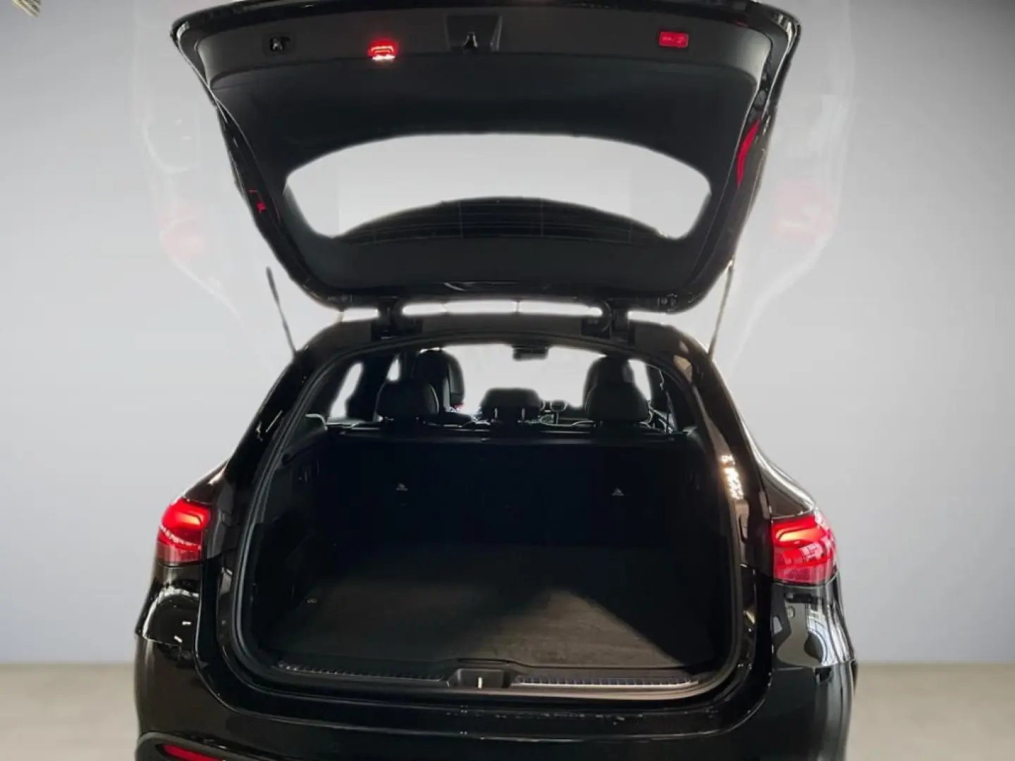 GLC 200 4M AMG 360 ACC AHK AUT DynLicht Kam. LED