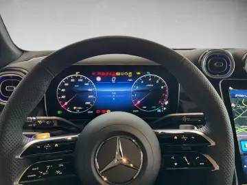 GLC 200 4M AMG 360 ACC AHK AUT DynLicht Kam. LED