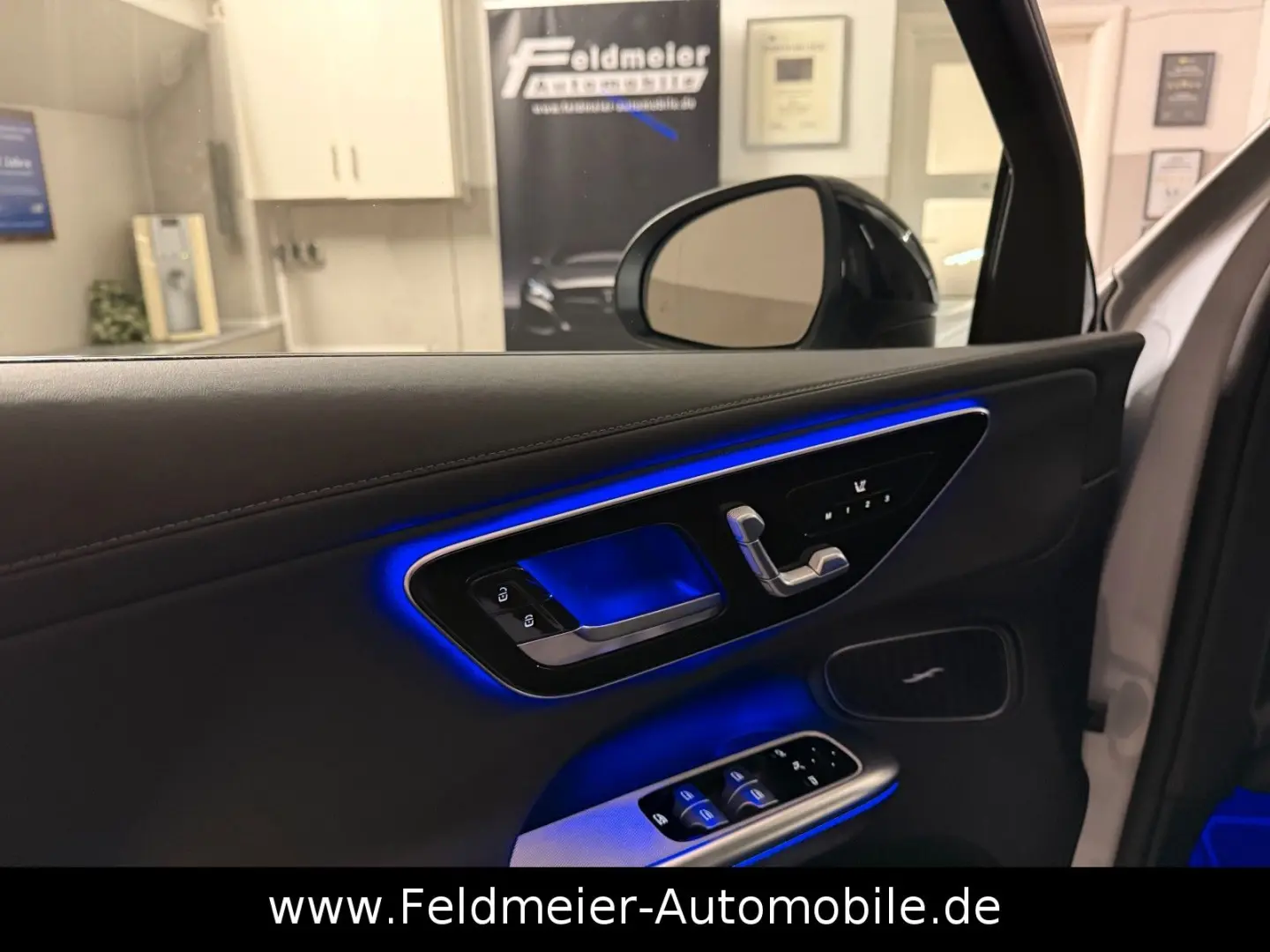 GLC 200 4M AMG Night Pano KEYGO AHK Distro 20