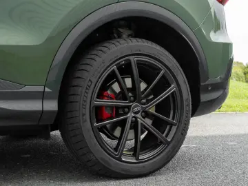 Audi Q5 40 TDI SLINE. PANO.