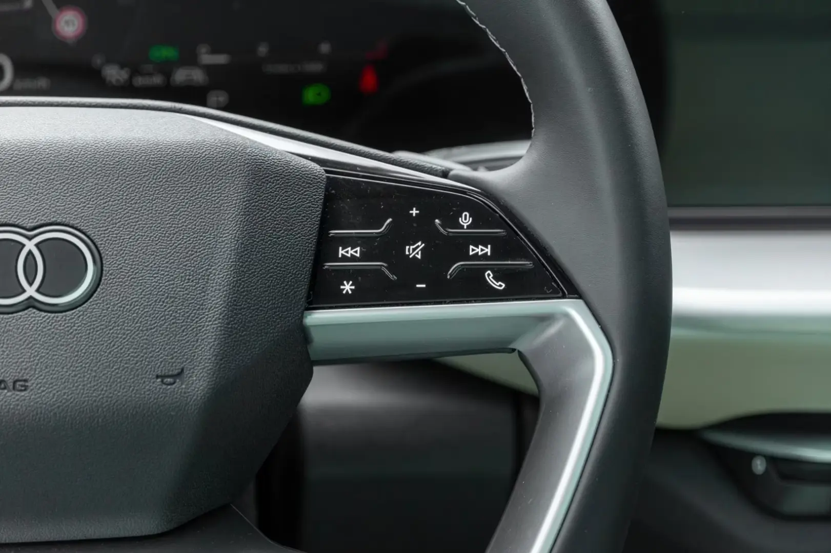 Audi Q5 40 TDI SLINE. PANO.