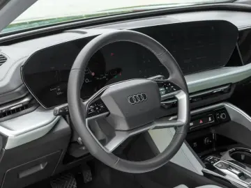 Audi Q5 40 TDI SLINE. PANO.