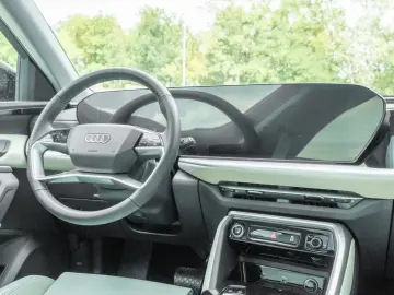 Audi Q5 40 TDI SLINE. PANO.