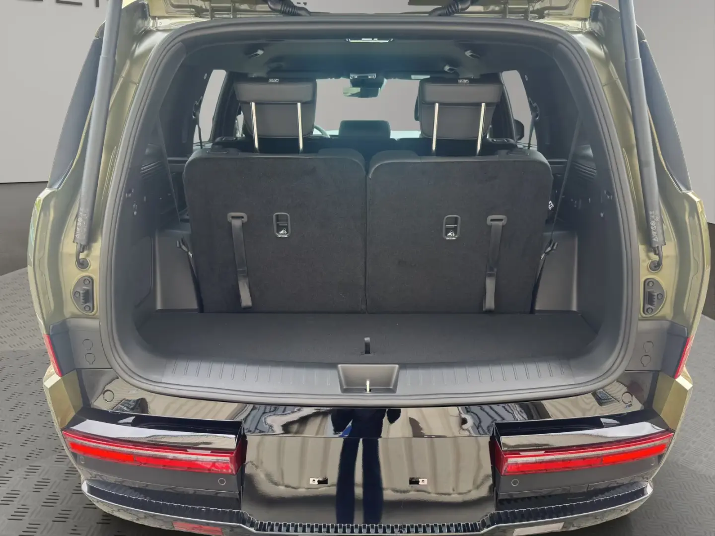 Hyundai SANTA FE 1.6 MUFĂ T-GDI PHEV BLACKLINE