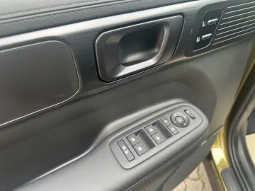 Hyundai SANTA FE 1.6 MUFĂ T-GDI PHEV BLACKLINE