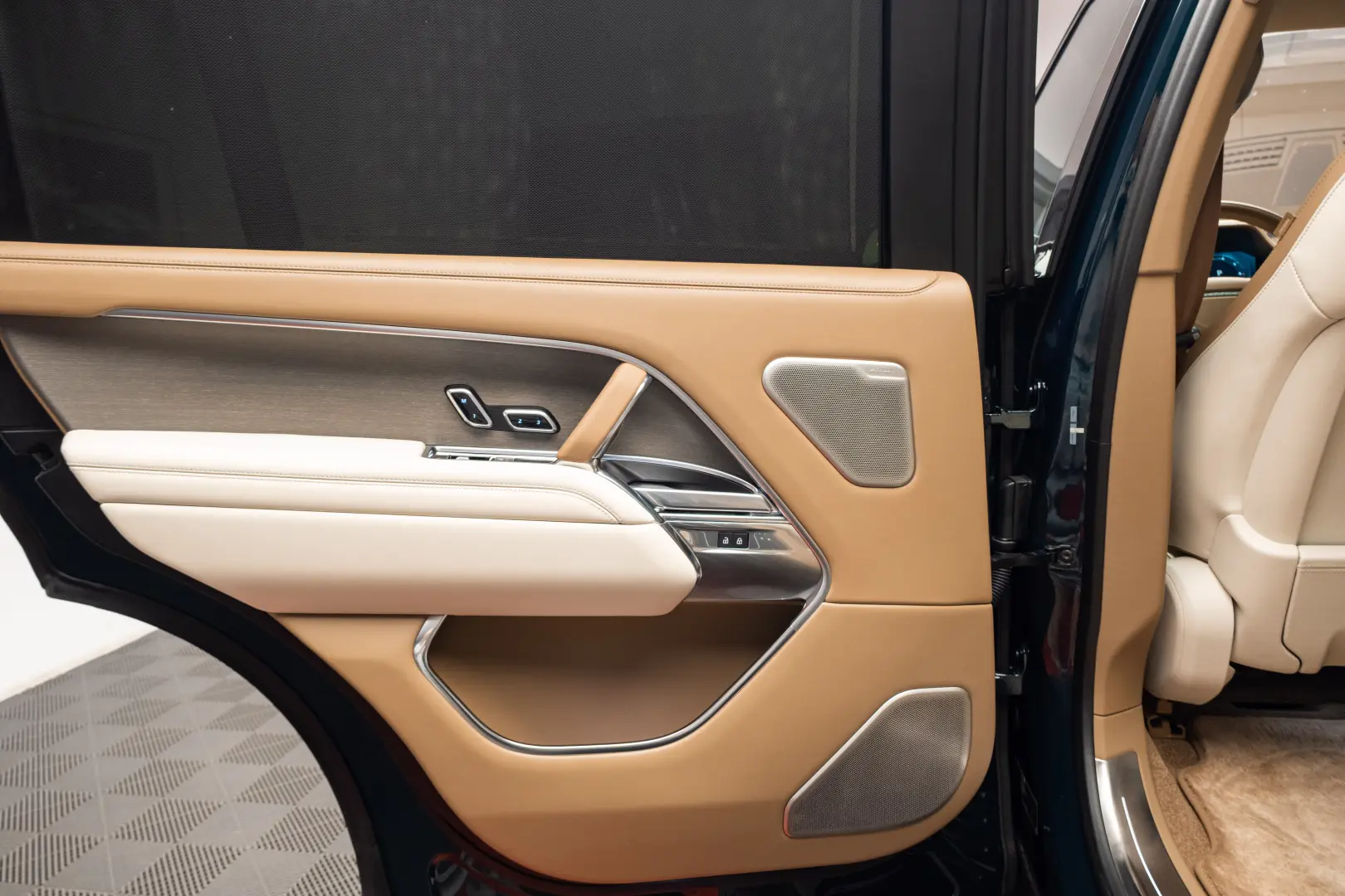 Land Rover Range Rover P530 SV Autobiography LWB