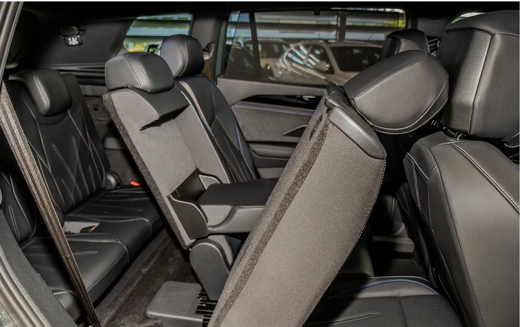 Volkswagen Tayron R-Line 2.0 TDI DSG 7 locuri Navi