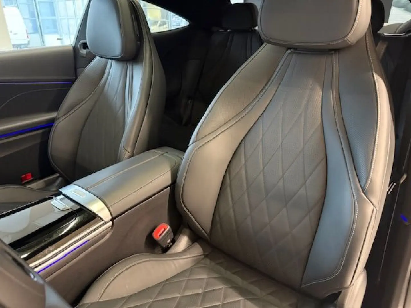 CLE 200 Coupé AMG Carbon Pano 360 Burmester 3D