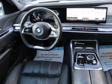 750 e xDrive Design Pure Excellence