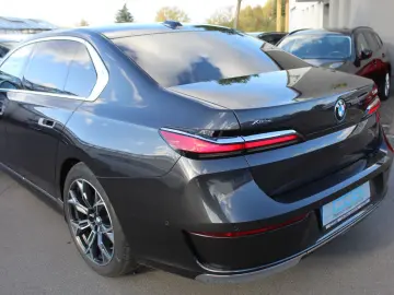 750 e xDrive Design Pure Excellence