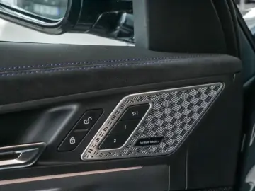 BMW iX2 xDrive30 M Sport