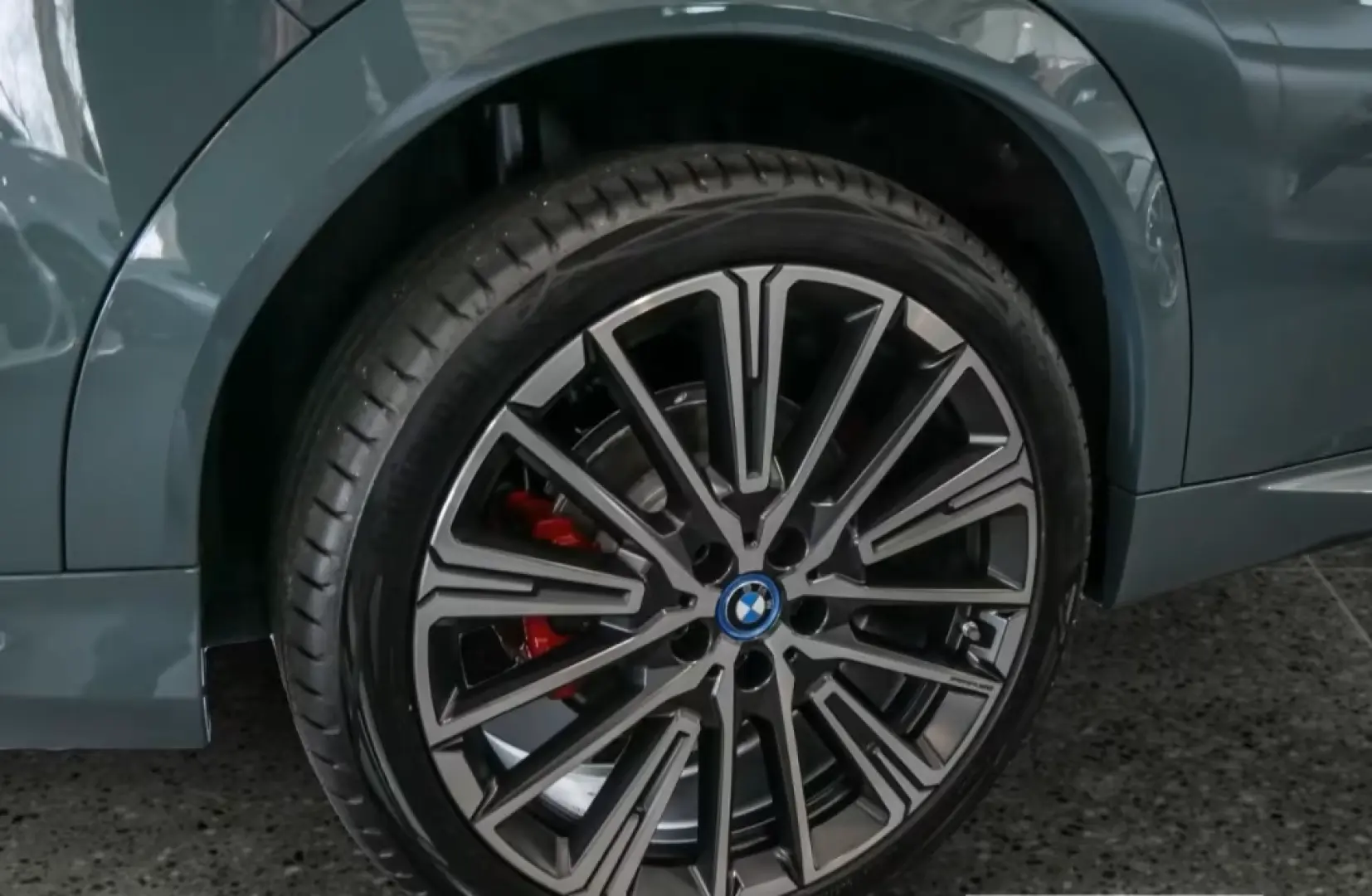 BMW iX2 xDrive30 M Sport