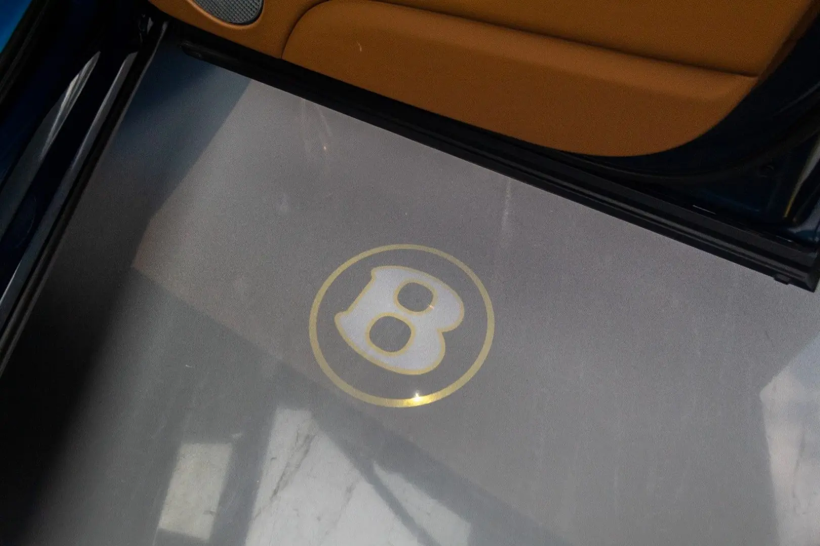 Bentley Bentayga  BRIETLING  V8  NAIM AUDIO SYSTEM