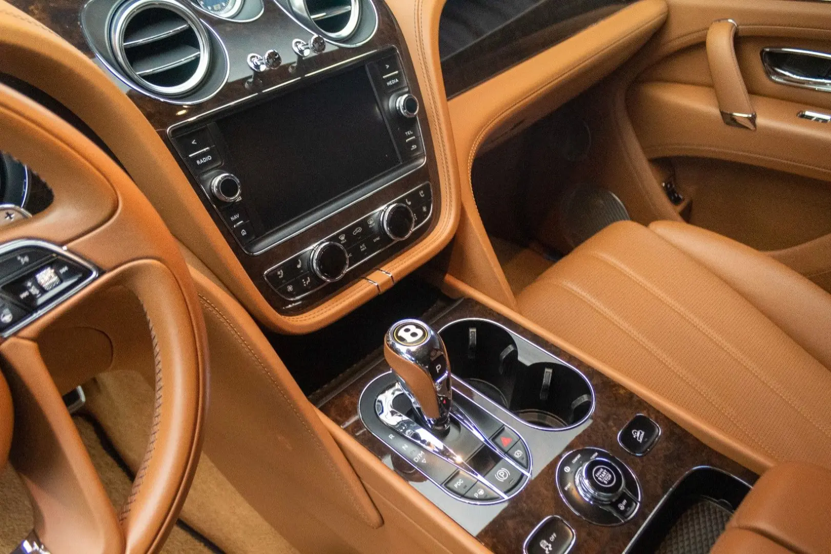 Bentley Bentayga  BRIETLING  V8  NAIM AUDIO SYSTEM