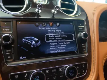 Bentley Bentayga  BRIETLING  V8  NAIM AUDIO SYSTEM