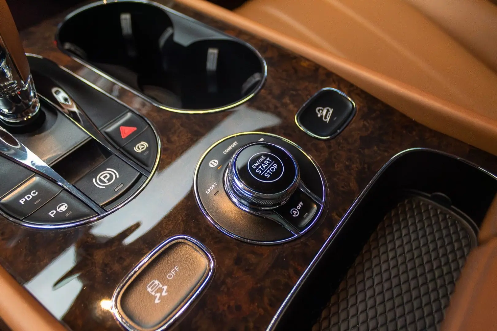 Bentley Bentayga  BRIETLING  V8  NAIM AUDIO SYSTEM