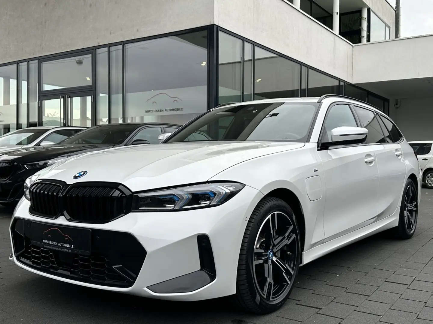 330 e xDrive Touring M Sport