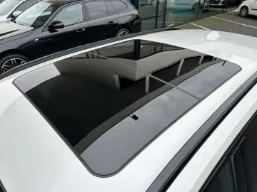 330 e xDrive Touring M Sport