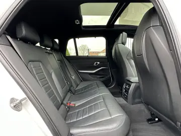 330 e xDrive Touring M Sport