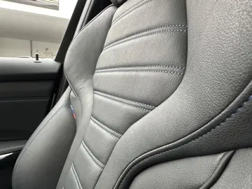 330 e xDrive Touring M Sport