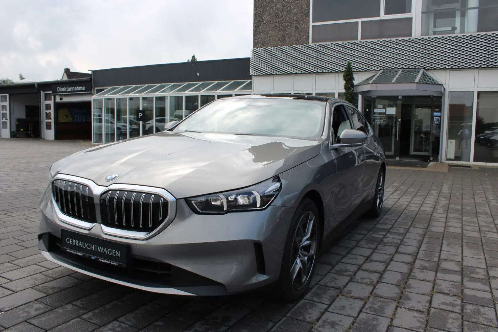 520d xDrive STANDHEIZUNG 360 PANO Bowers&Wilkins