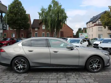 520d xDrive STANDHEIZUNG 360 PANO Bowers&Wilkins