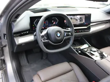 520d xDrive STANDHEIZUNG 360 PANO Bowers&Wilkins