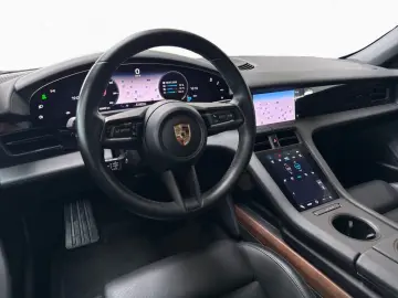 Taycan 4 Cross Turismo