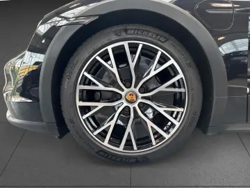 Taycan 4 Cross Turismo