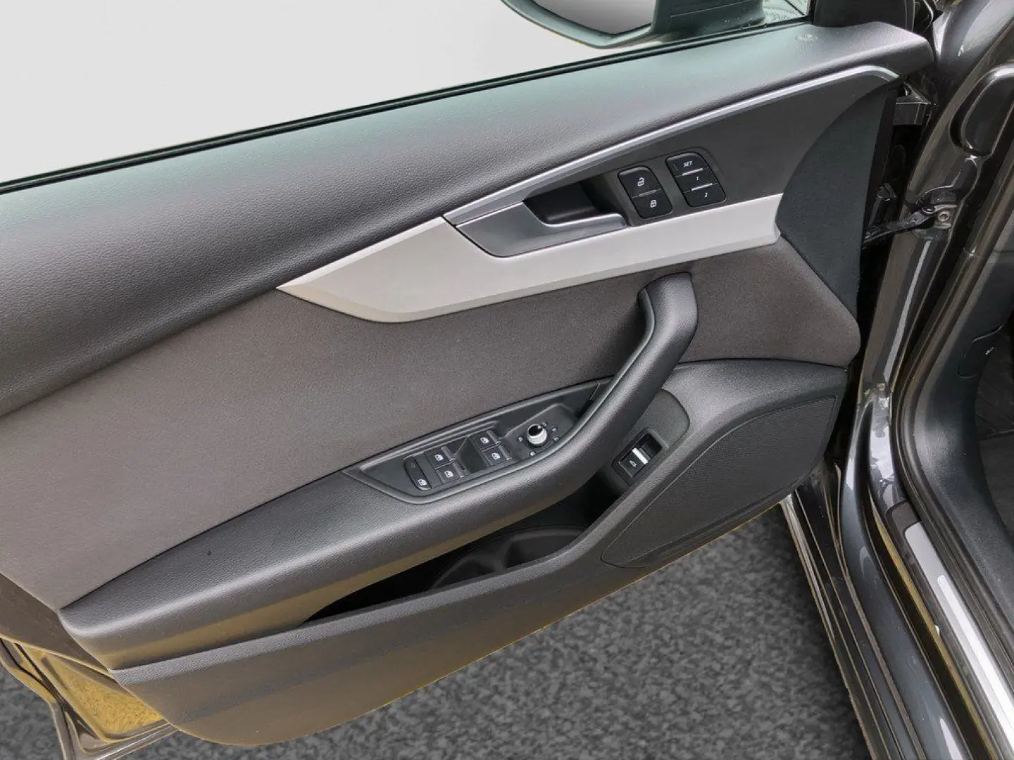 A4 Lim. 40 TFSI S tronic advanced GRA Matrix LED