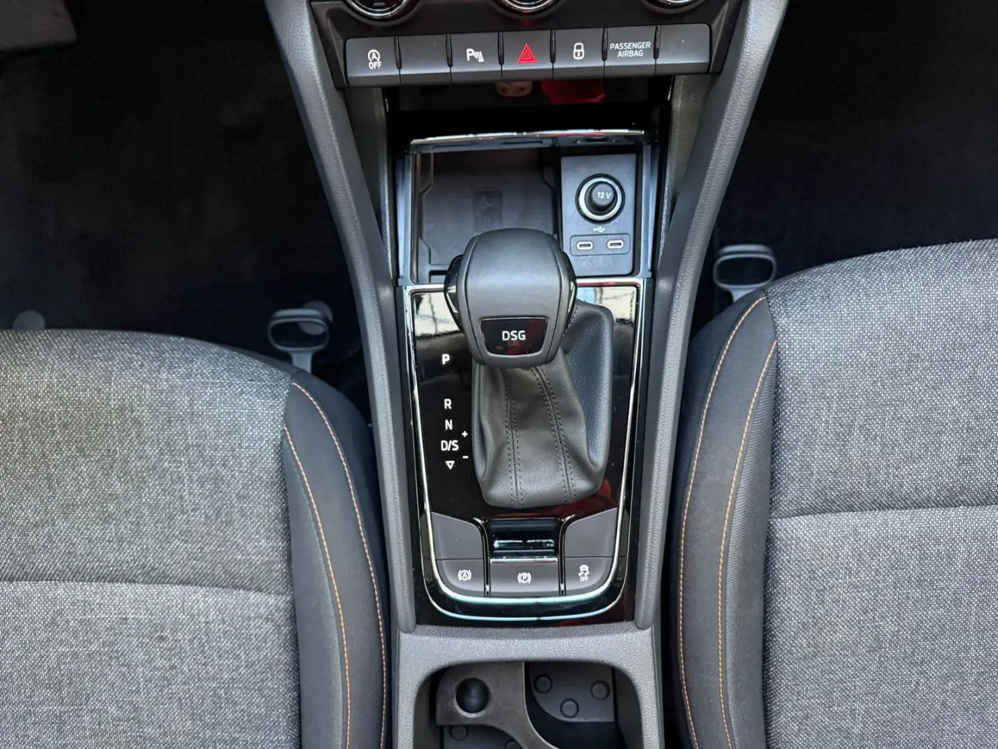 Karoq 1.5 TSI  Clever DSG Kamera CarPlay