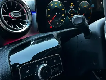 Mercedes-Benz CLA 220