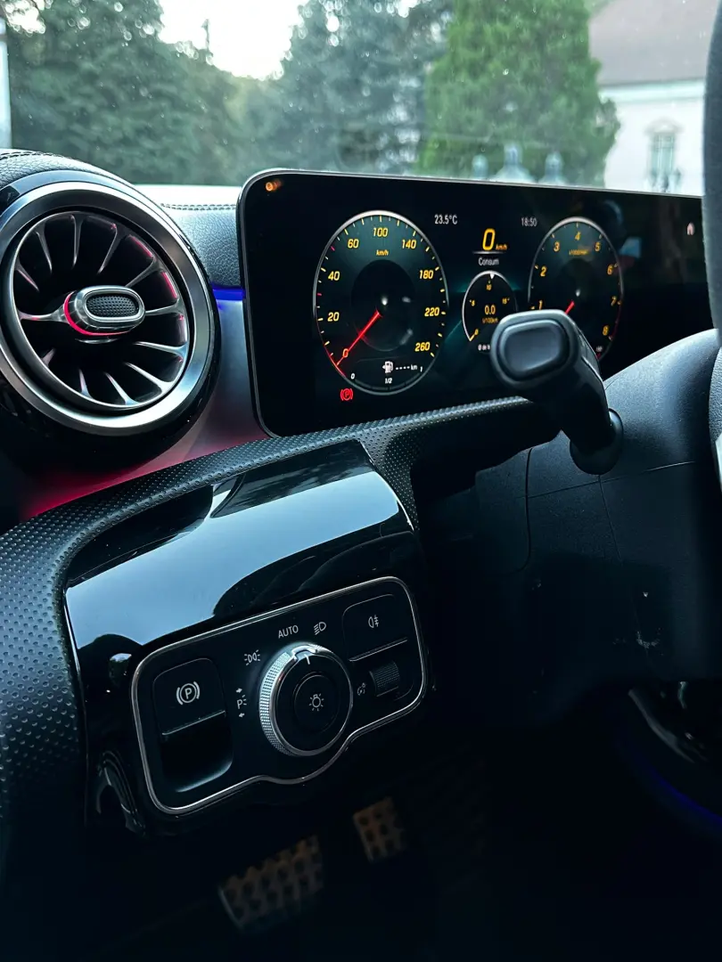 Mercedes-Benz CLA 220