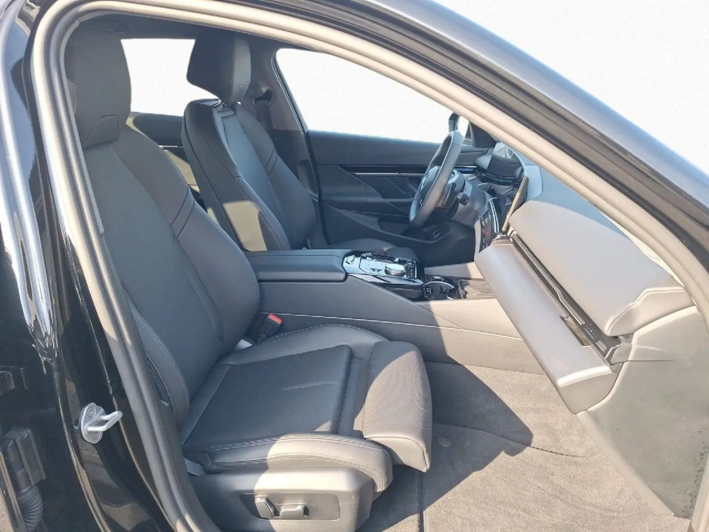 520d Lim. Aut. Ad.LED DrAs  PaAs SHZ Alarm Navi