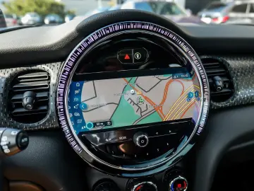 Cooper SE 3-Türer HUD PANO RFK NAVI Standh. LED