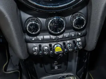 Cooper SE 3-Türer HUD PANO RFK NAVI Standh. LED