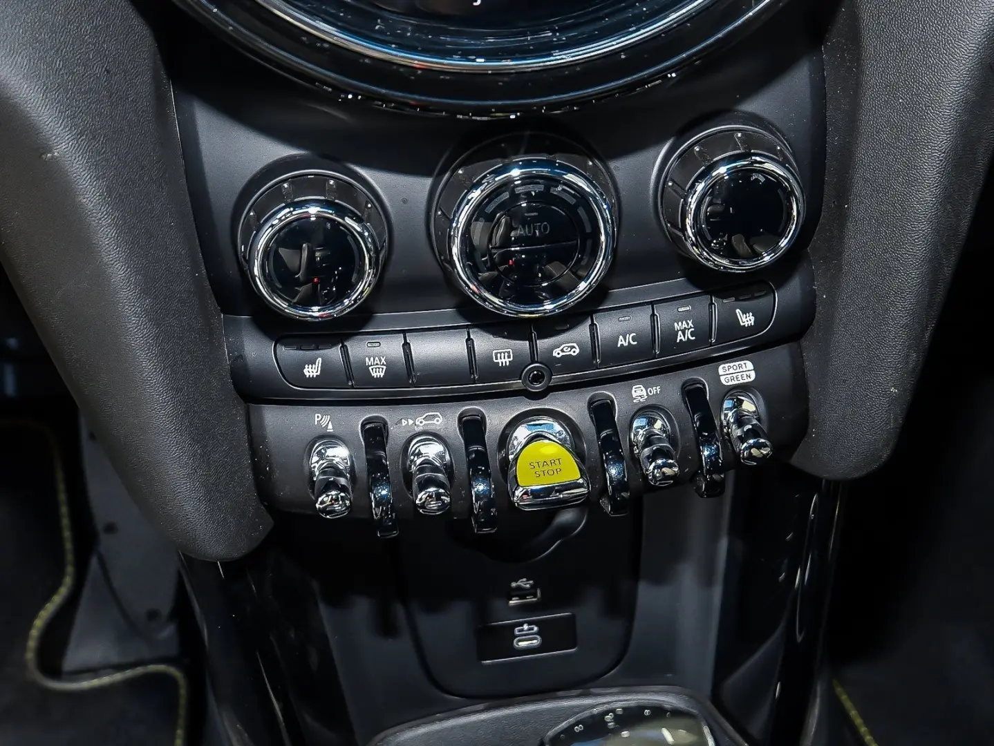 Cooper SE 3-Türer HUD PANO RFK NAVI Standh. LED