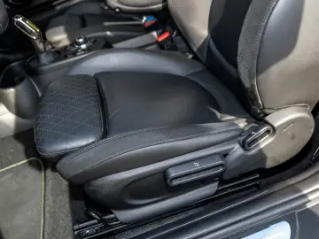 Cooper SE 3-Türer HUD PANO RFK NAVI Standh. LED