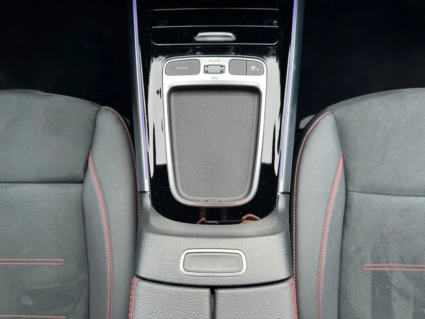 GLA 200 AMG Pano Distr Ambiente Multibeam