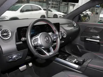 GLA 250 e AMG Night Distronic Memory 360  AHK