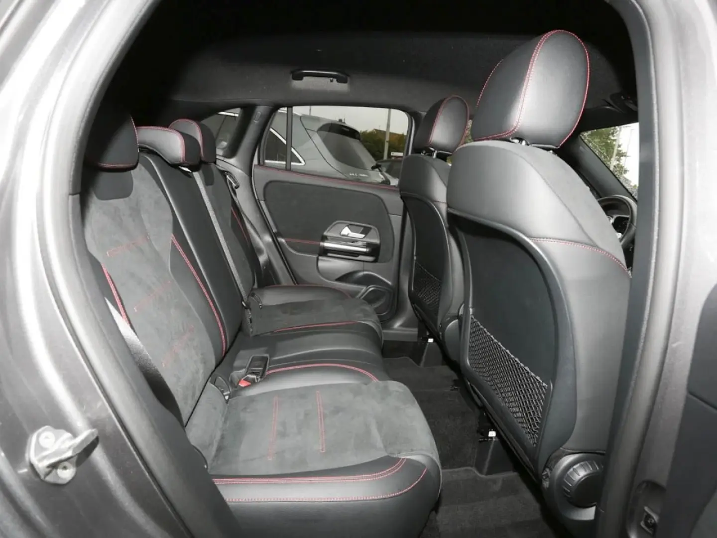 GLA 250 e AMG Night Distronic Memory 360  AHK