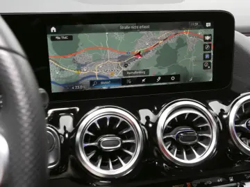 GLA 250 e AMG Night Distronic Memory 360  AHK