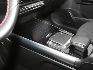 GLA 250 e AMG Night Distronic Memory 360  AHK