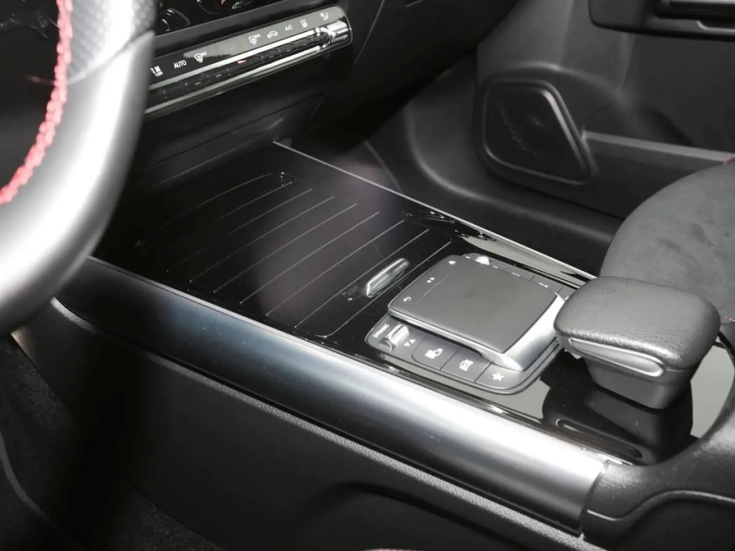 GLA 250 e AMG Night Distronic Memory 360  AHK