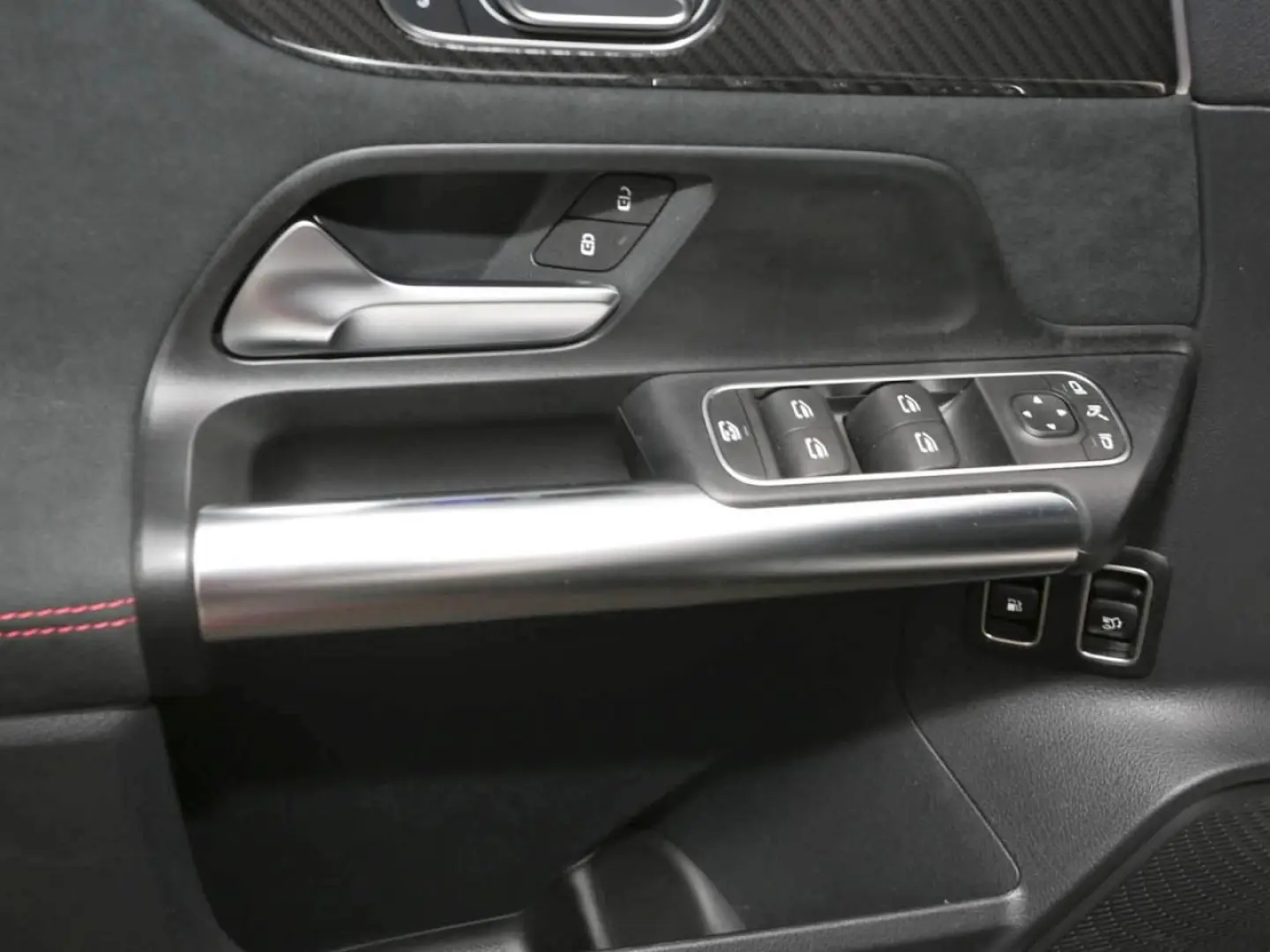 GLA 250 e AMG Night Distronic Memory 360  AHK