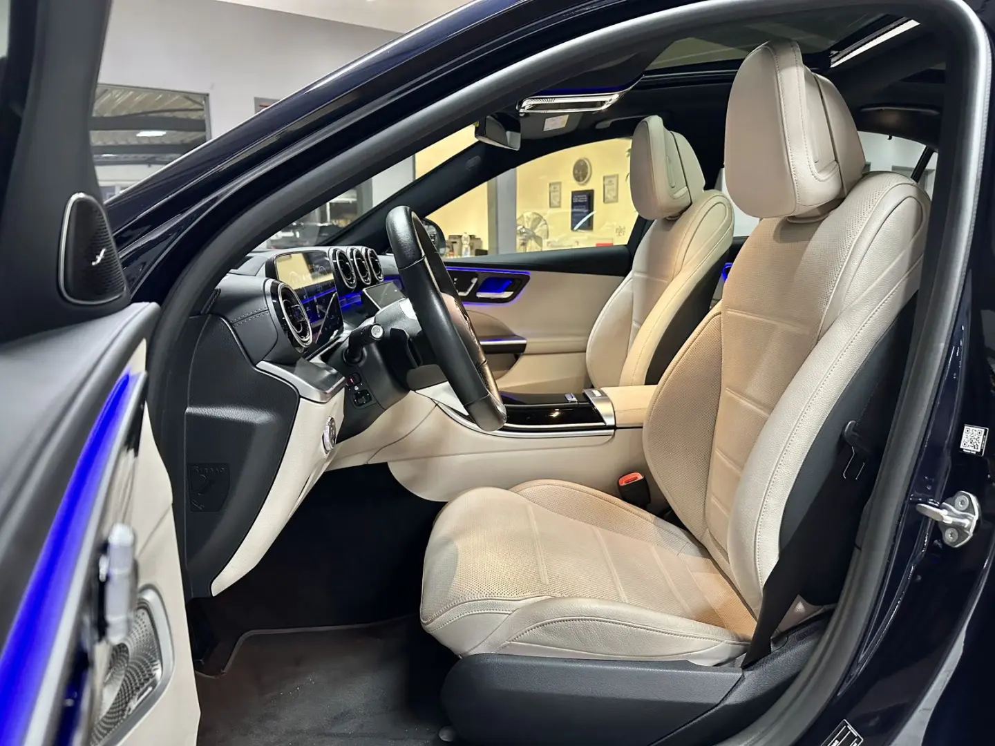 C 200 4MATIC R-KAM HEADUP AHK LED PANORAMA 1HAND