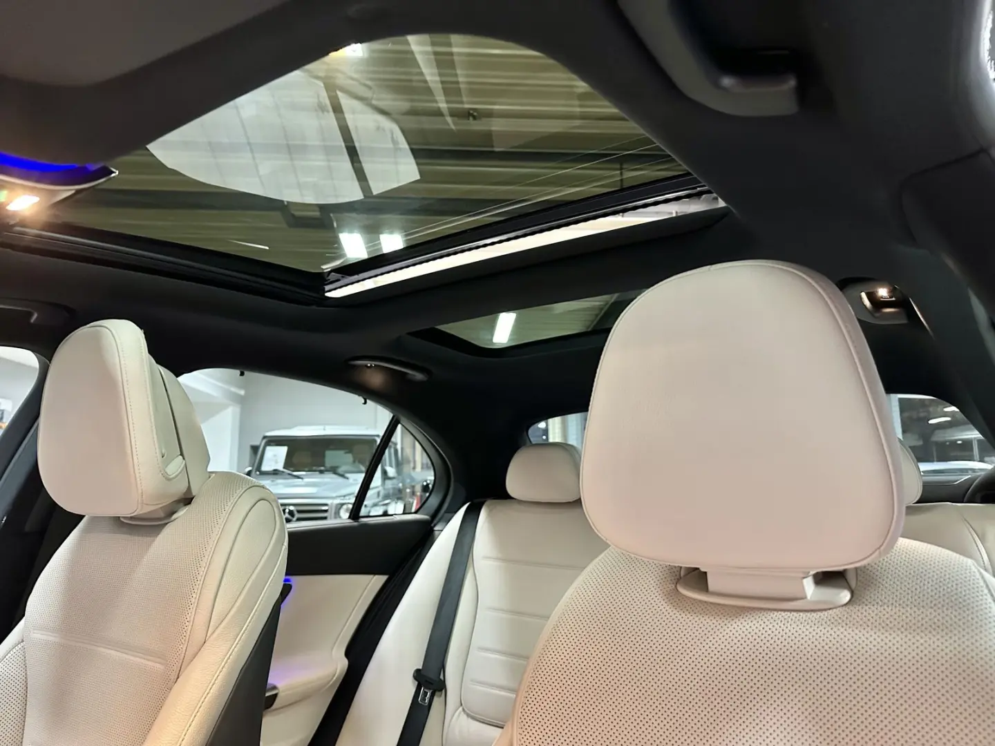 C 200 4MATIC R-KAM HEADUP AHK LED PANORAMA 1HAND