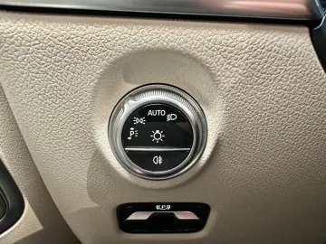 C 200 4MATIC R-KAM HEADUP AHK LED PANORAMA 1HAND